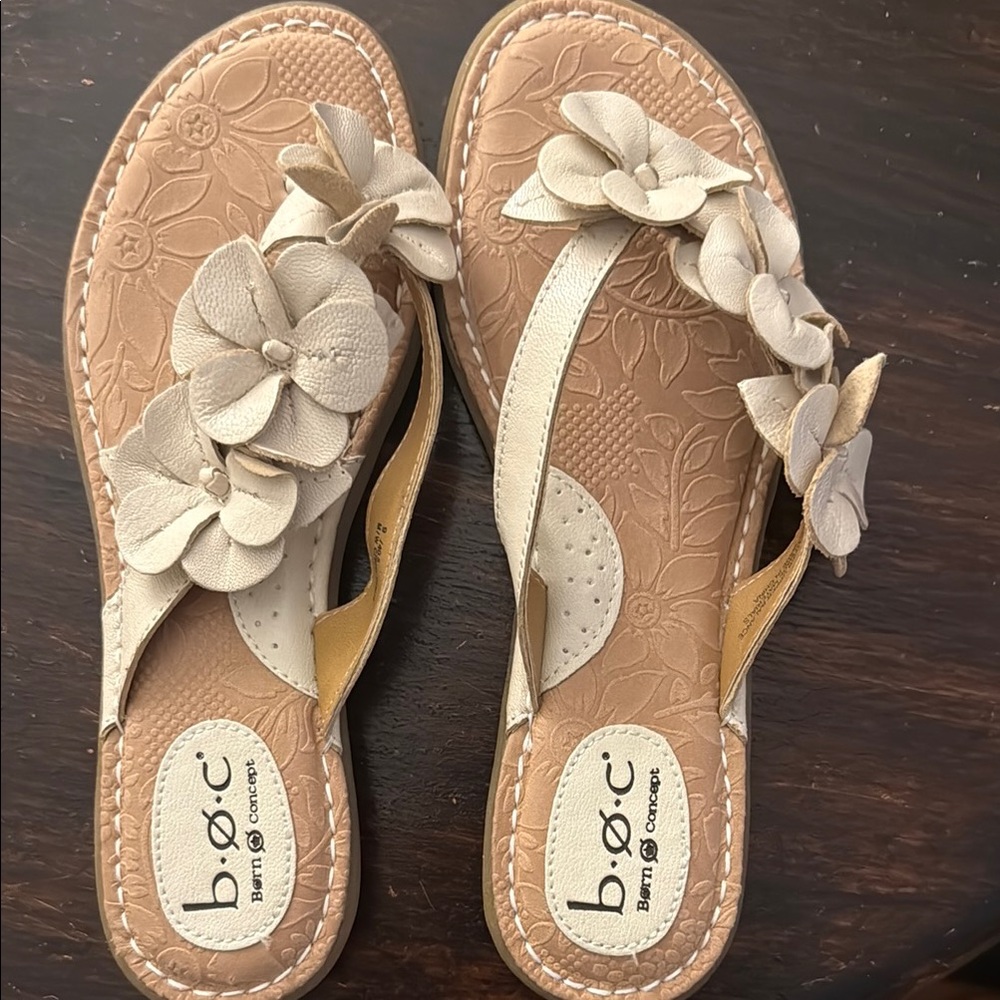 b.o.c Cream Floral Sandals